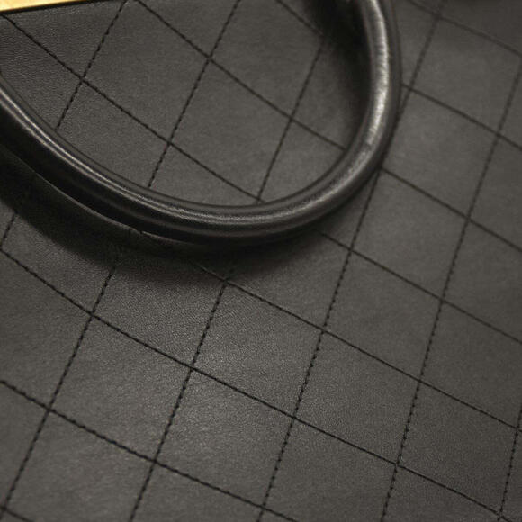 CHANEL Lambskin Stitched Coco Luxe Medium Flap Black - Picture 10 of 16